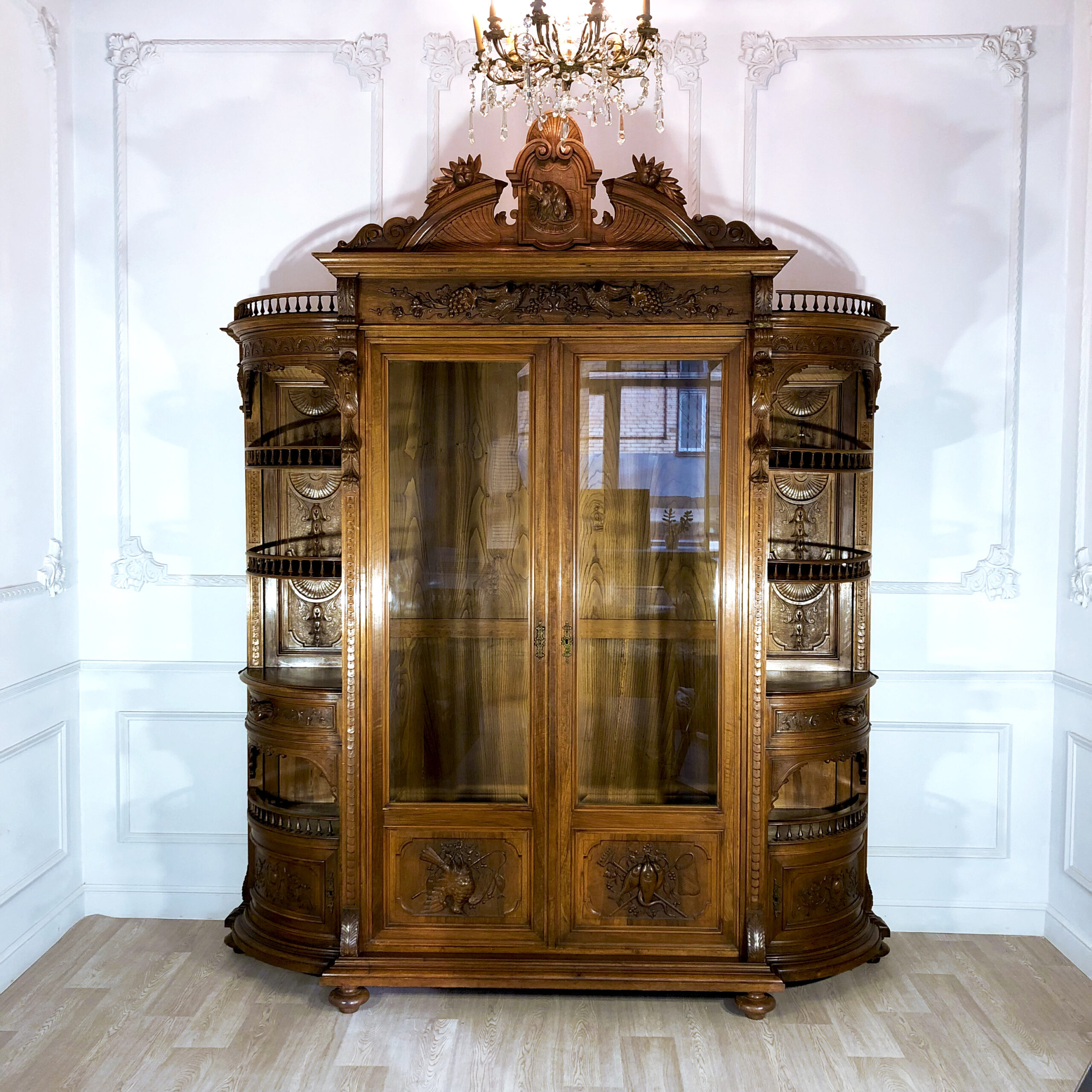 Антикварные книжные шкафы