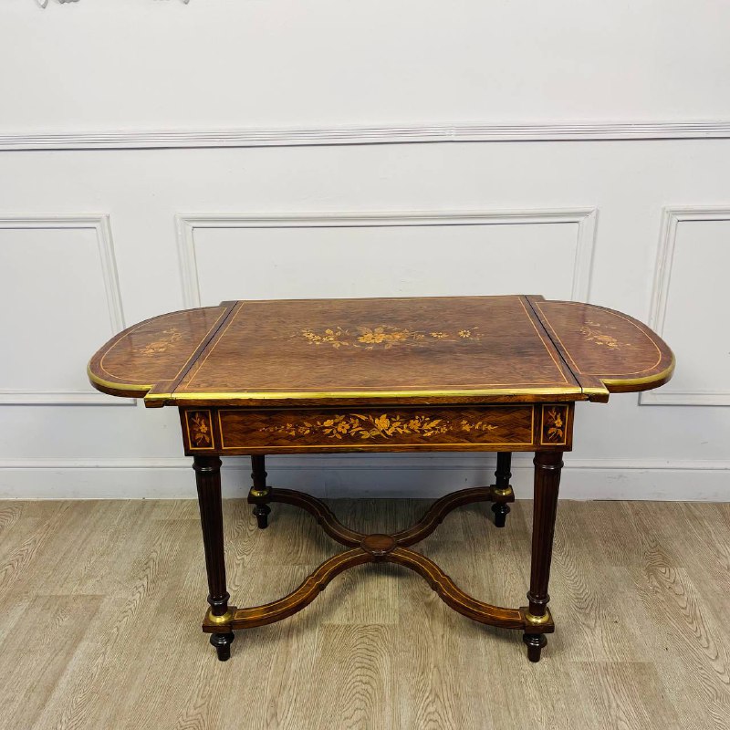 Антикварные столы