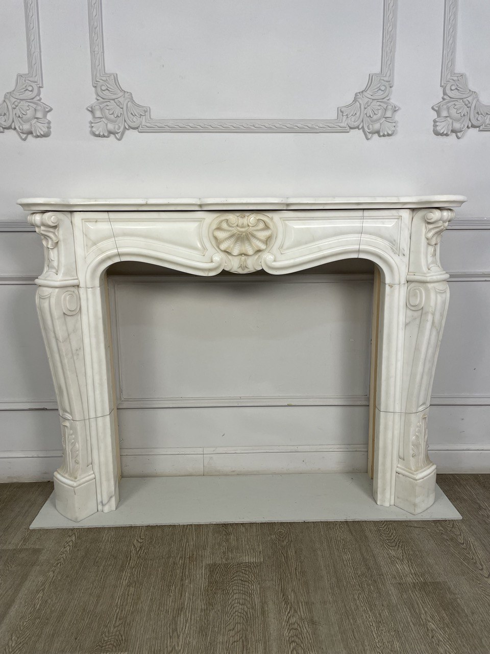 Антикварный каминный портал