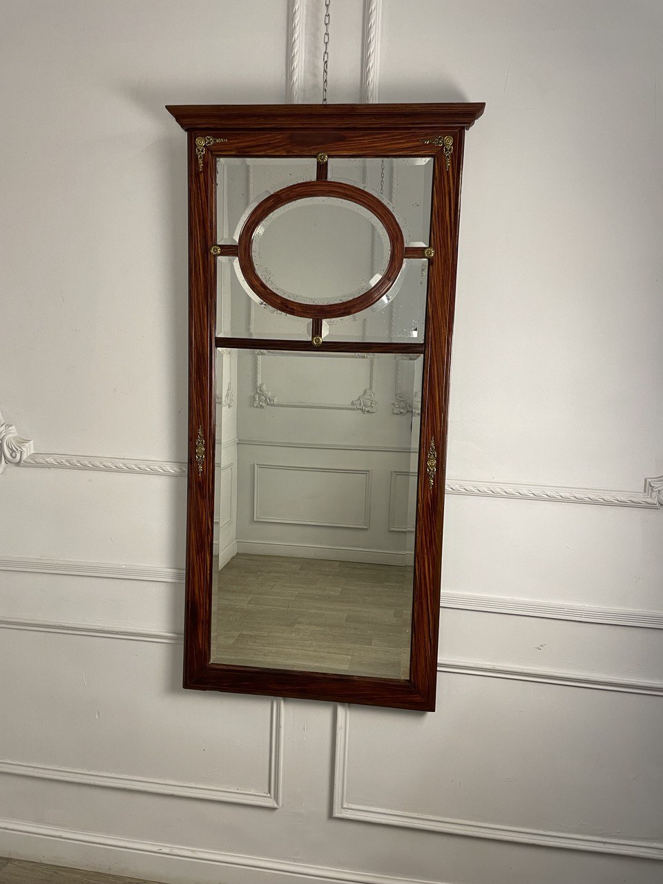 Антикварное зеркало.