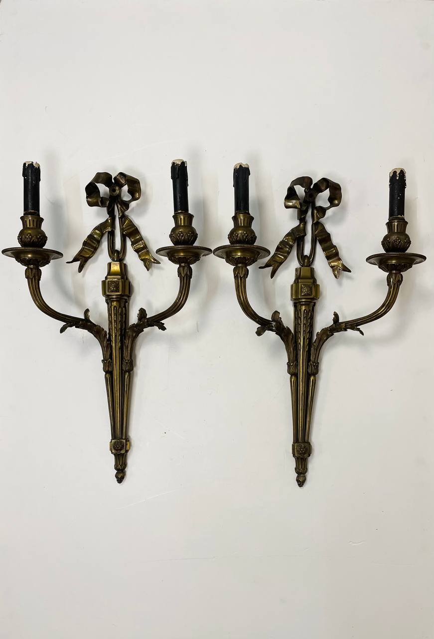 Пара антикварных бра