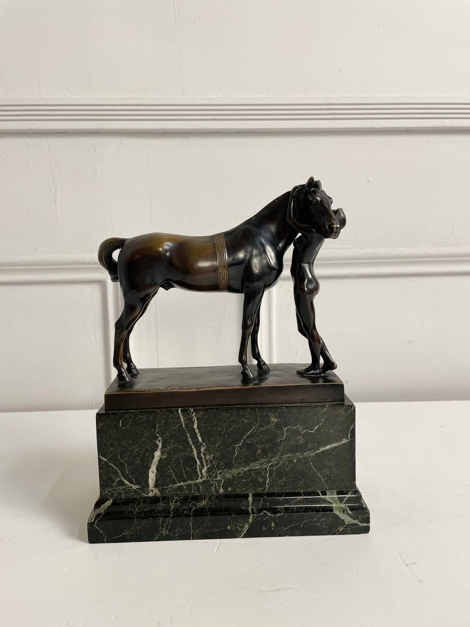 Антикварная скульптура "Амазонка  с лошадью"