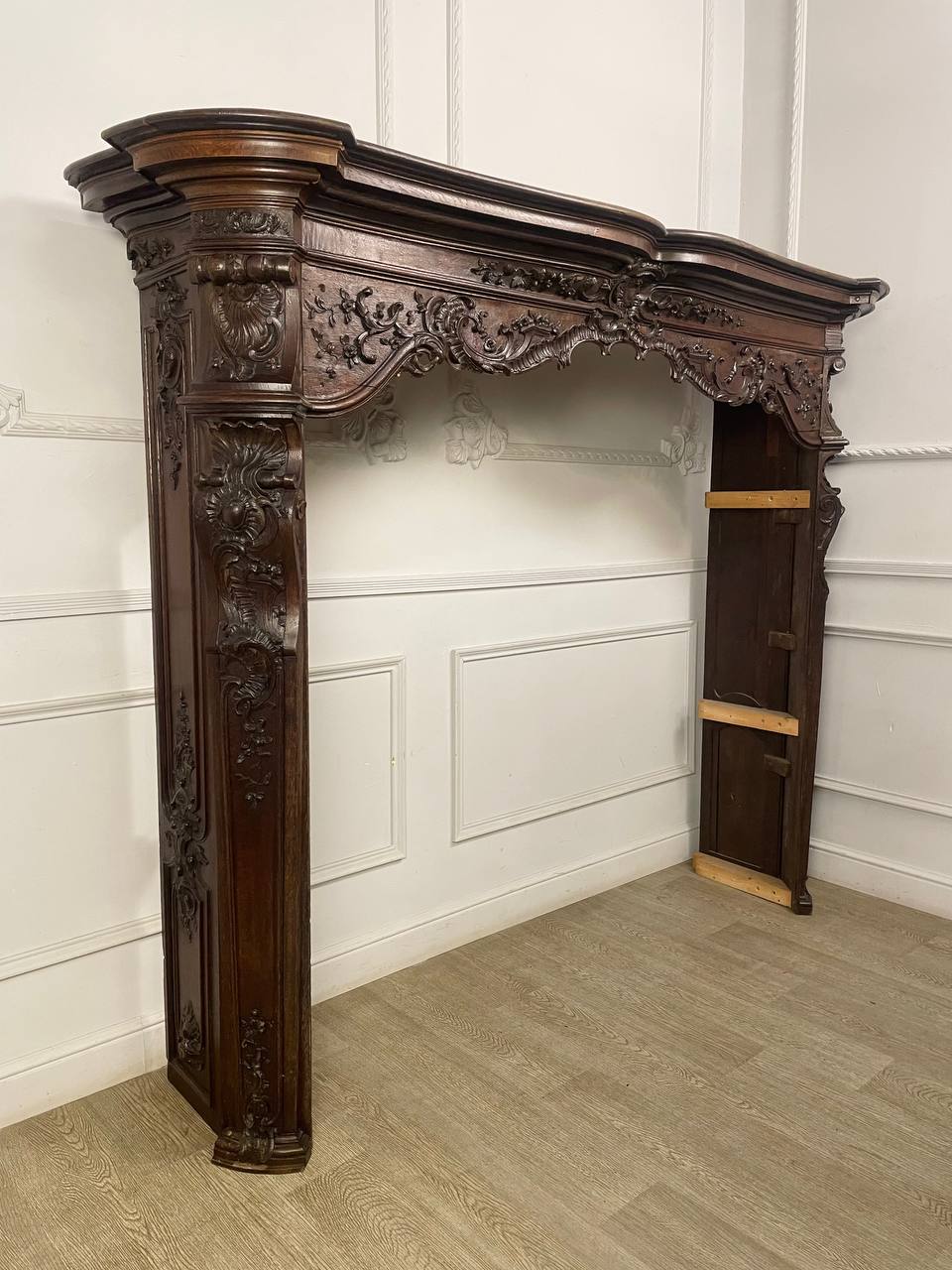 Антикварный каминный портал