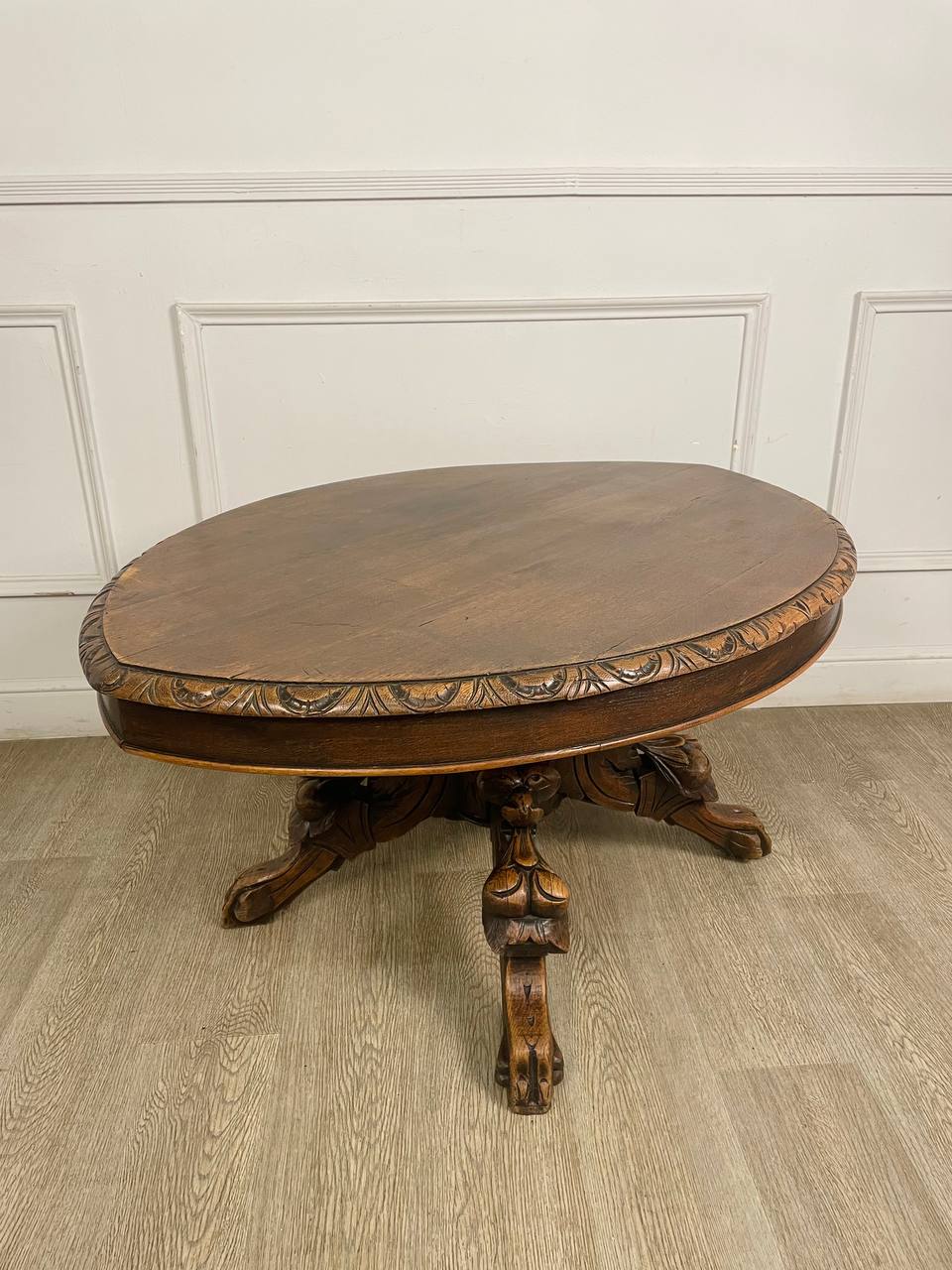 Антикварный журнальный стол «Лисы»