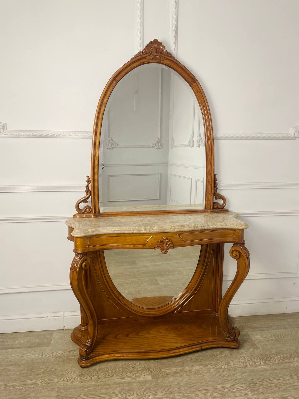 Зеркало с консолью