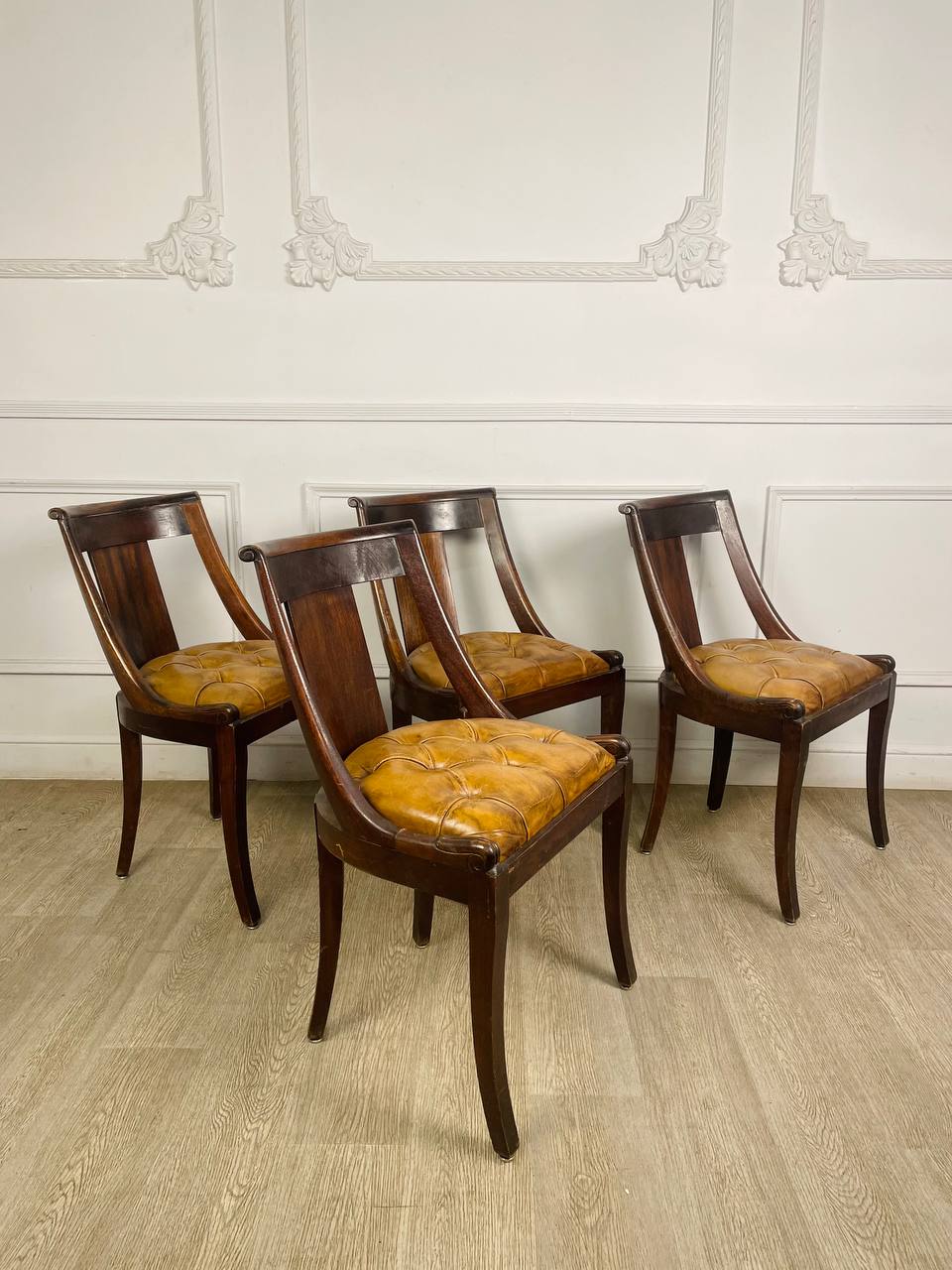 Антикварные стулья