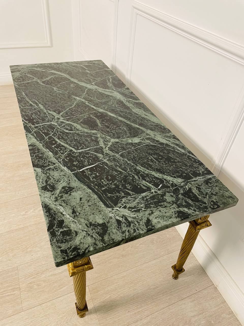 Журнальный винтажный столик