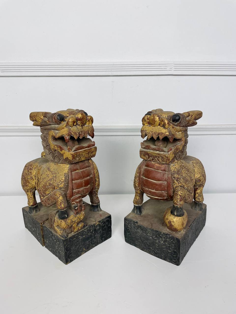 Парные скульптуры цилиней