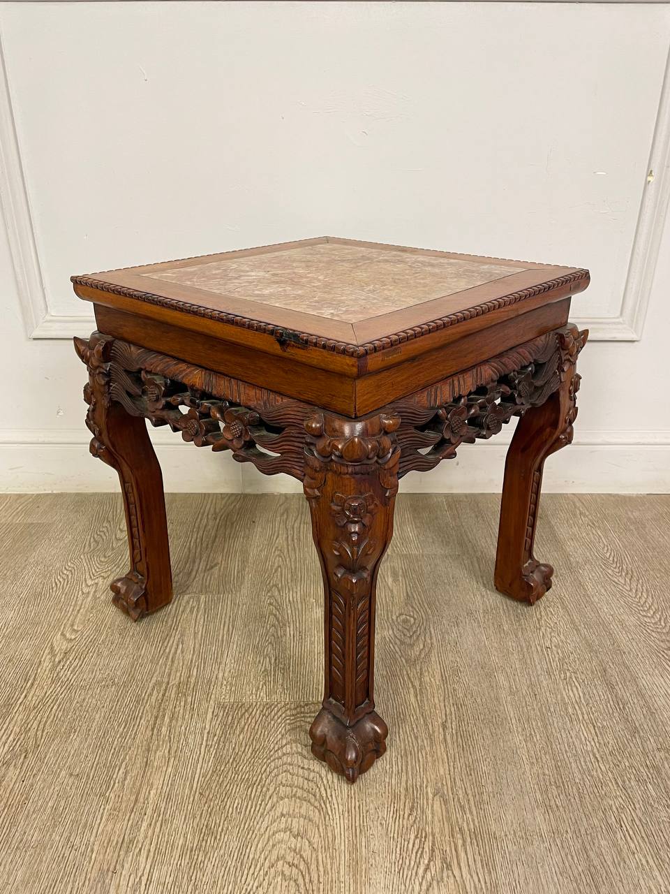 Столик в стиле Шинуазри