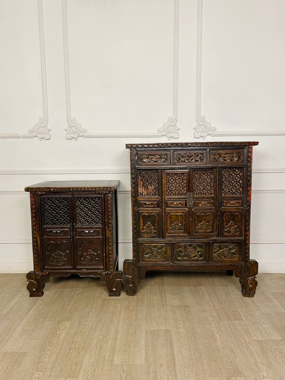 Пара комодов в стиле Шинуазри