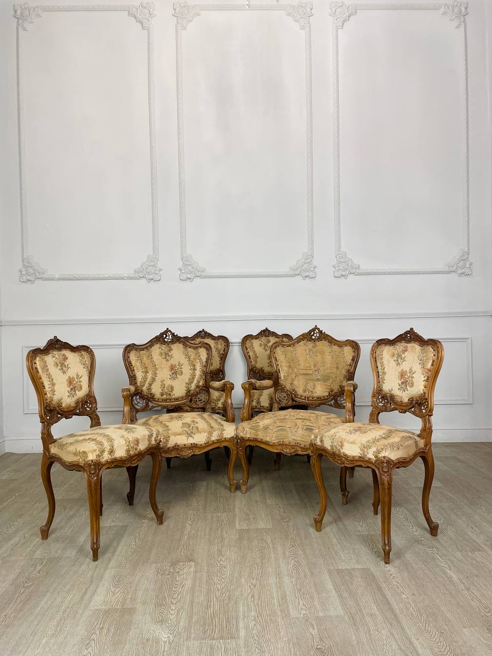 Комплект мягкой мебели в стиле Louis XV