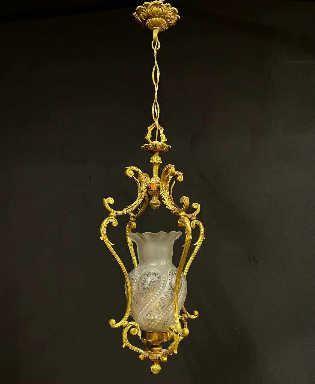 Антикварный фонарь