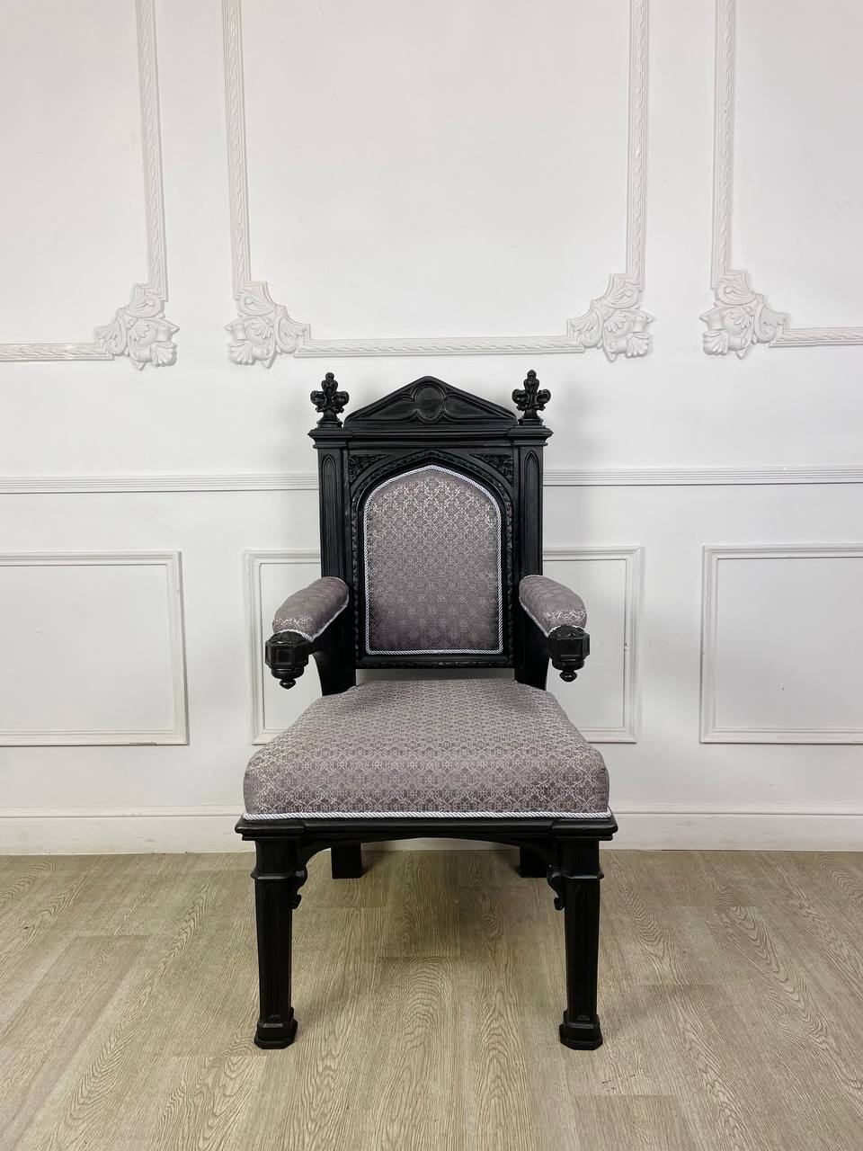 Антикварные кресла