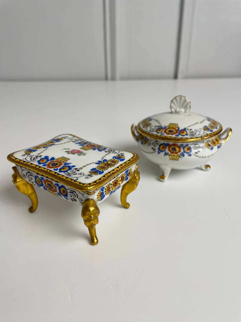 Пара миниатюрных шкатулок