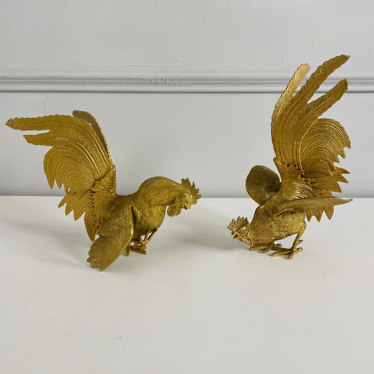 Парные бронзовые петухи