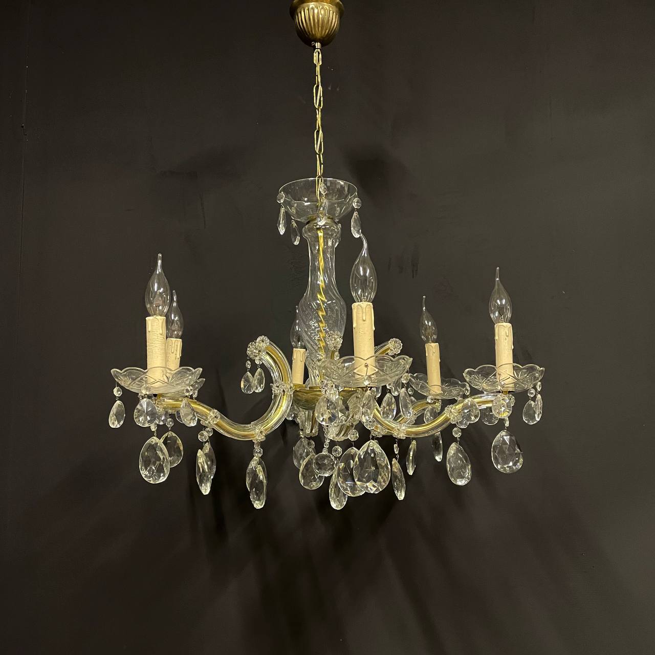 Хрустальная люстра