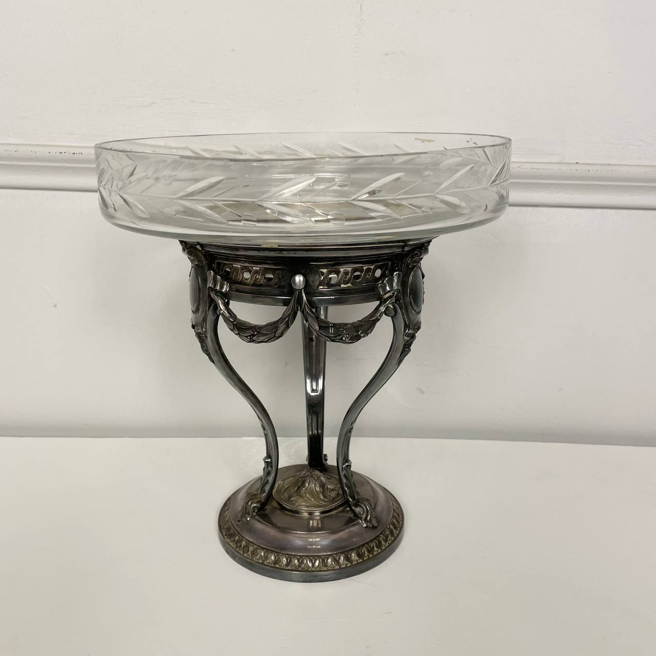 Антикварная высокая ваза начала XX века