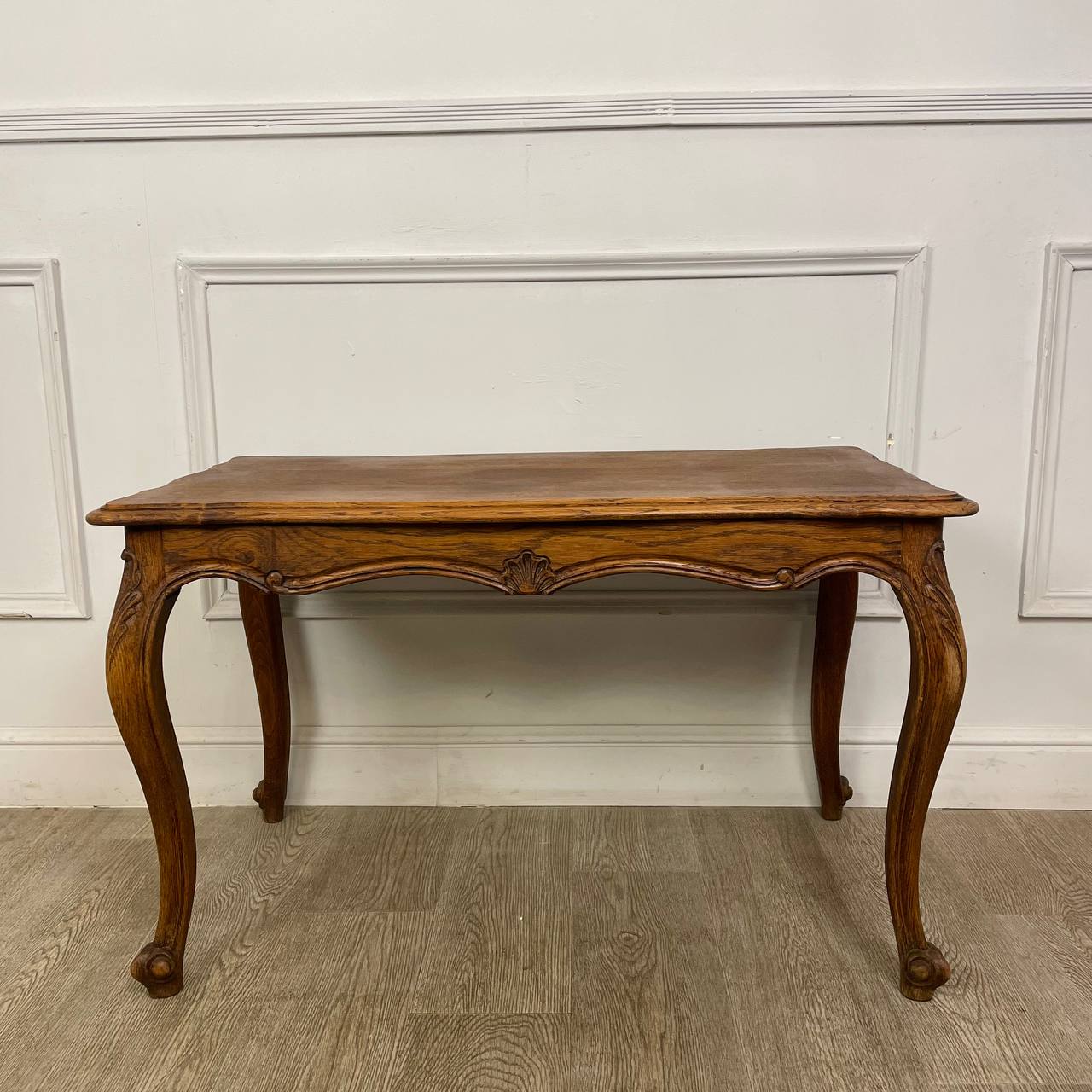 Антикварный журнальный столик