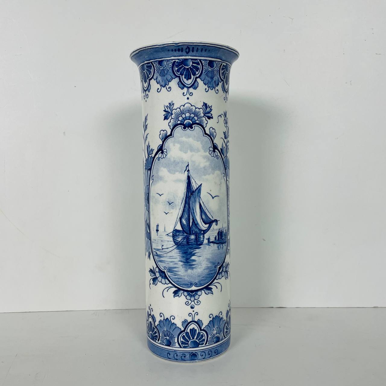 Антикварная ваза Дельфт