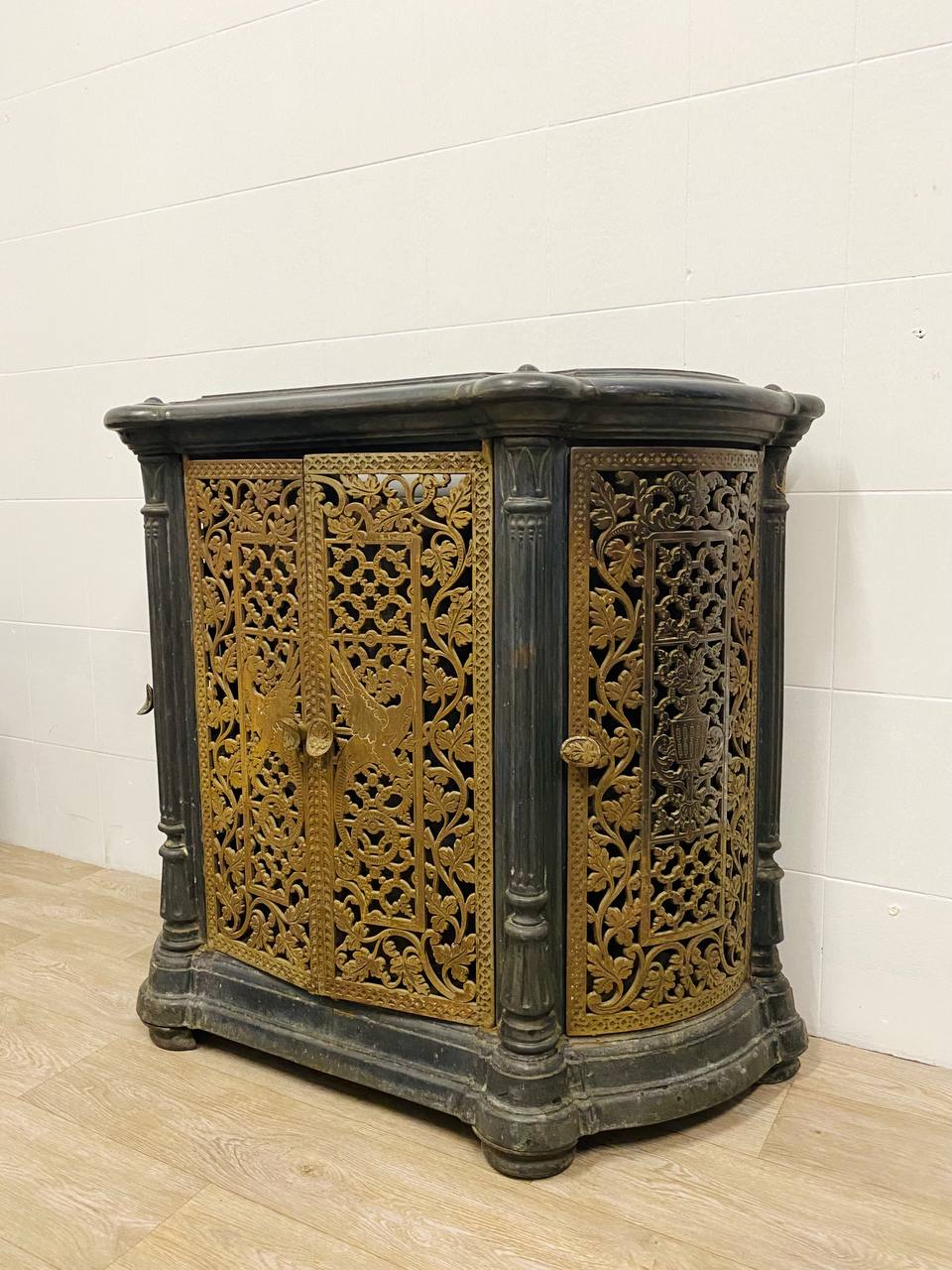 Антикварная печь