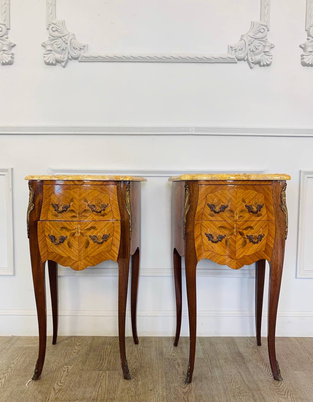 Антикварные тумбочки