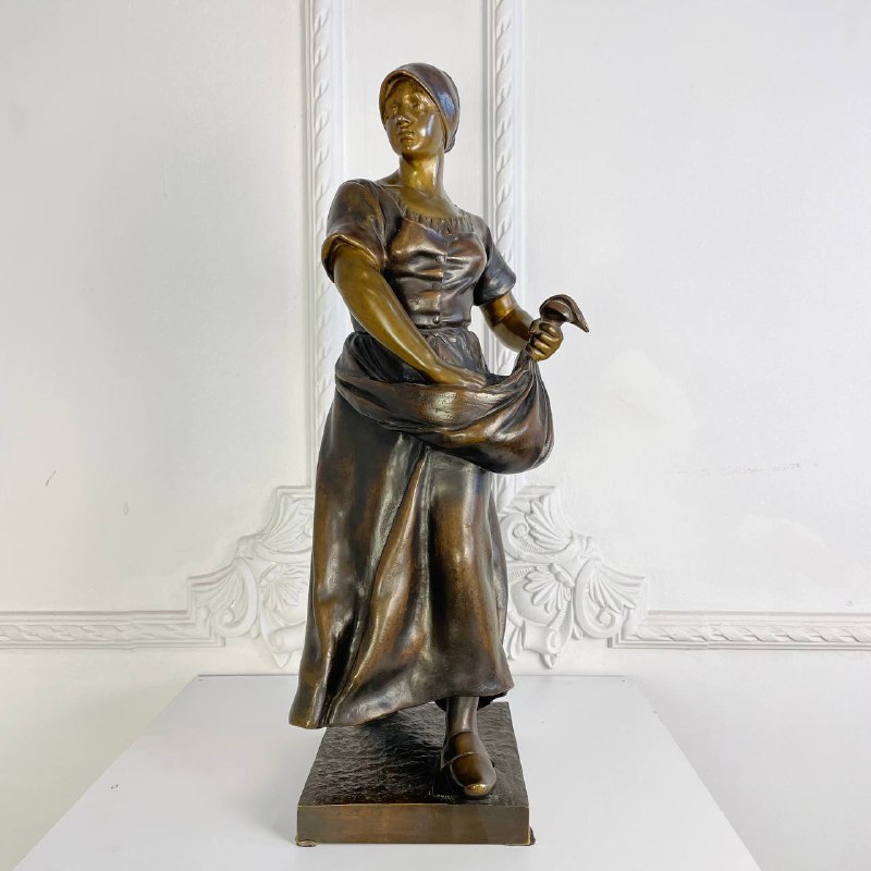 Антикварная скульптура