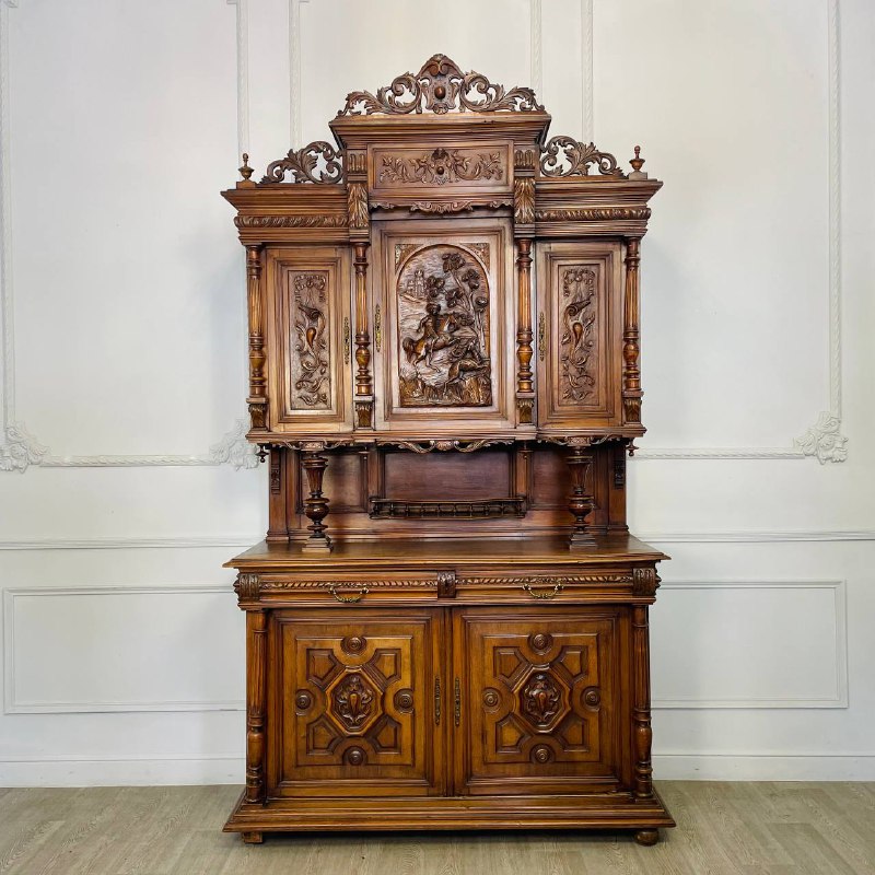 Антикварный буфет