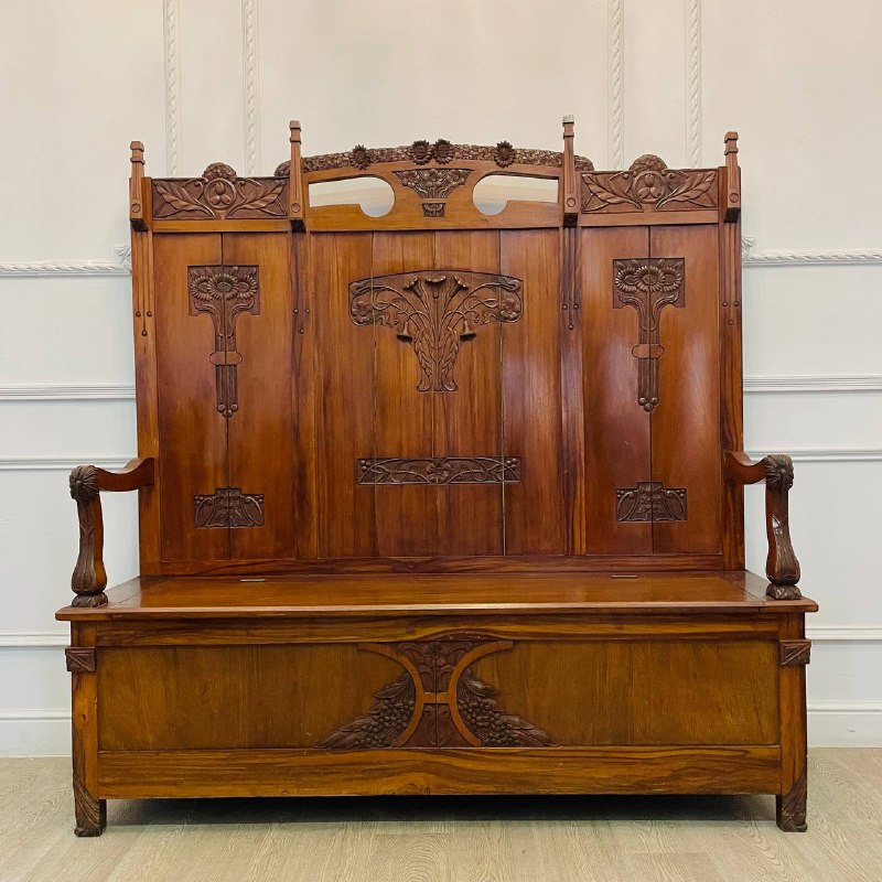 Антикварная скамья