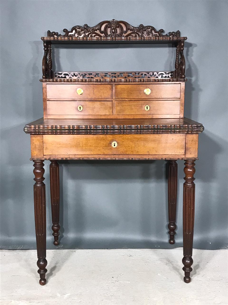 Антикварное бюро-игральный стол XIX века.