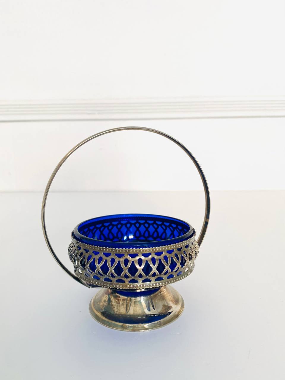 Антикварная конфетница