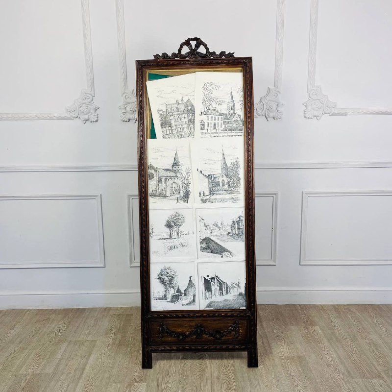 Антикварный стенд для афиш