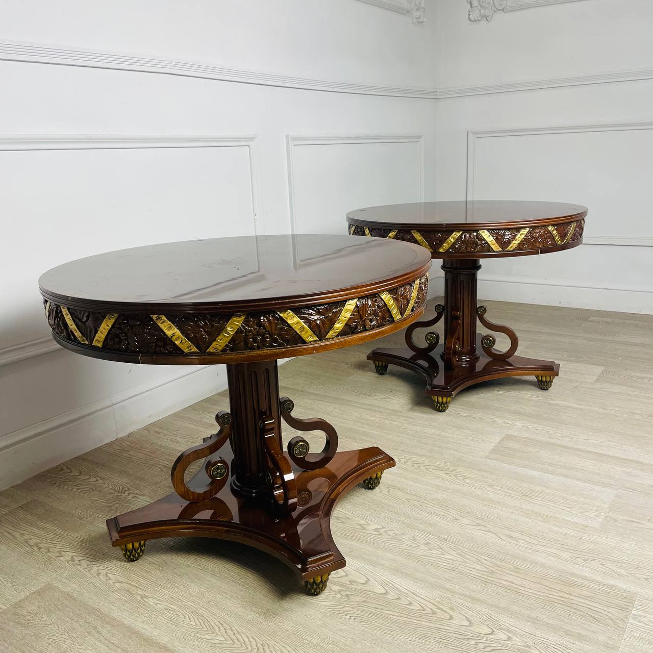 Журнальный столик