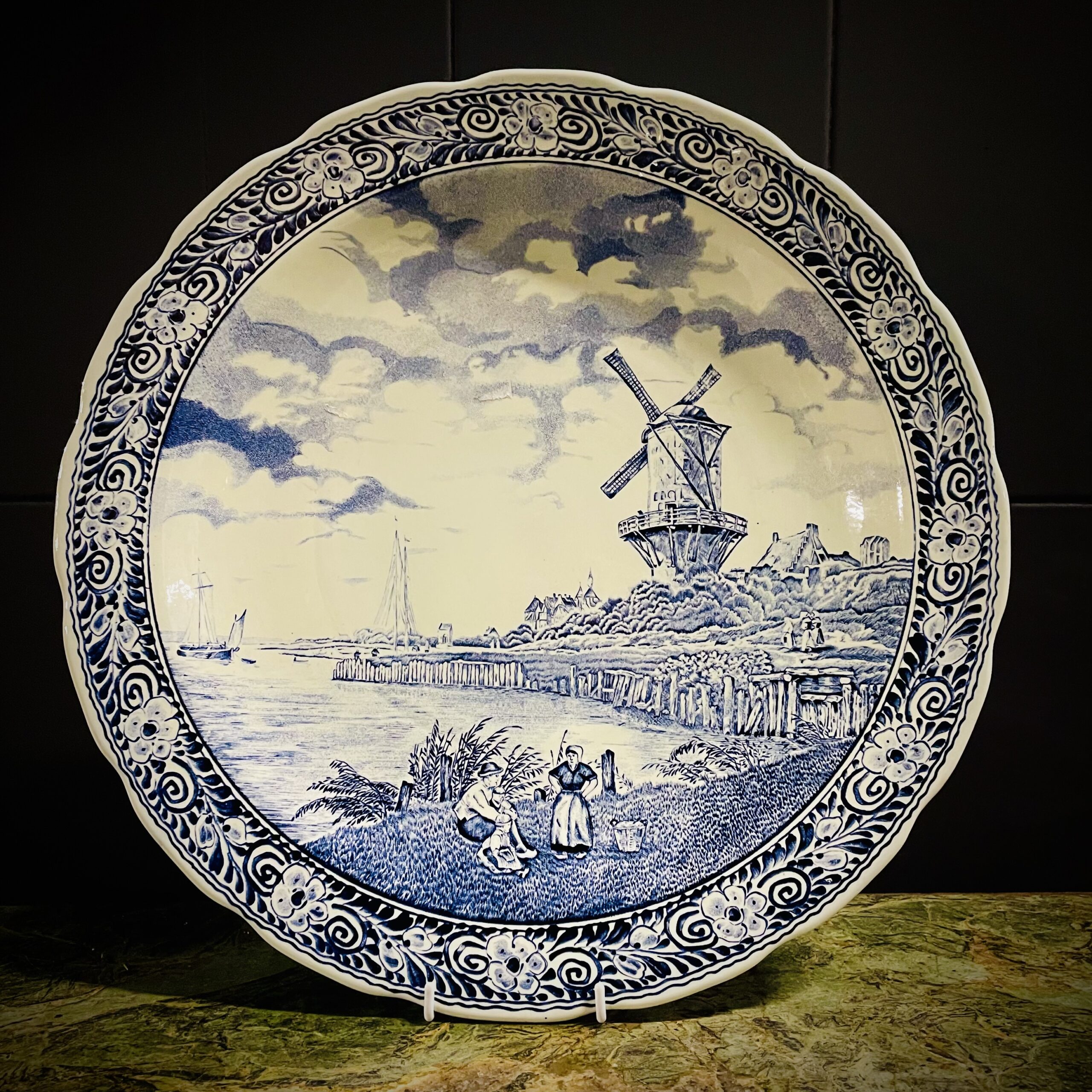 Блюдо антикварное.