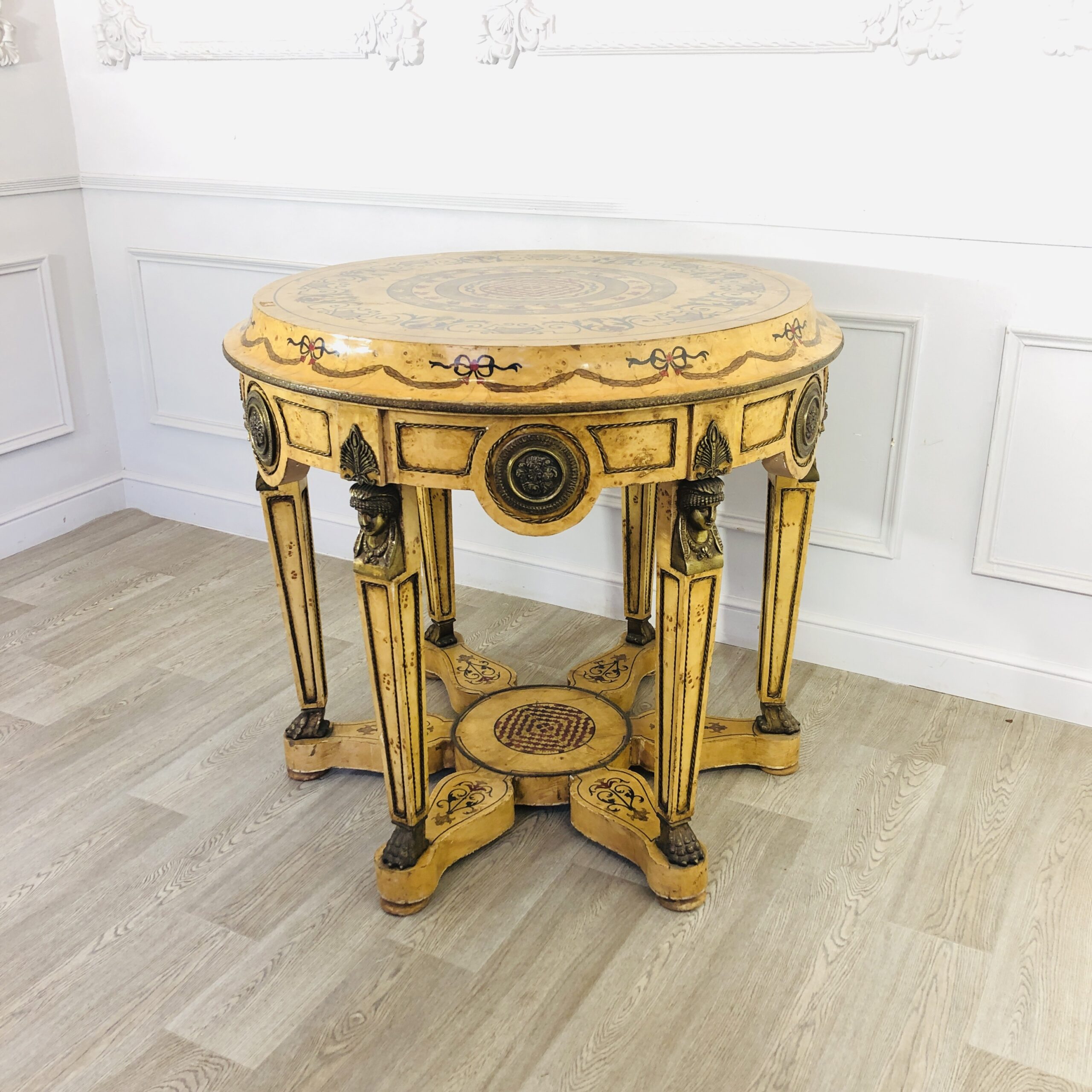 Массивный стол из корня тополя, начало ХХ века.