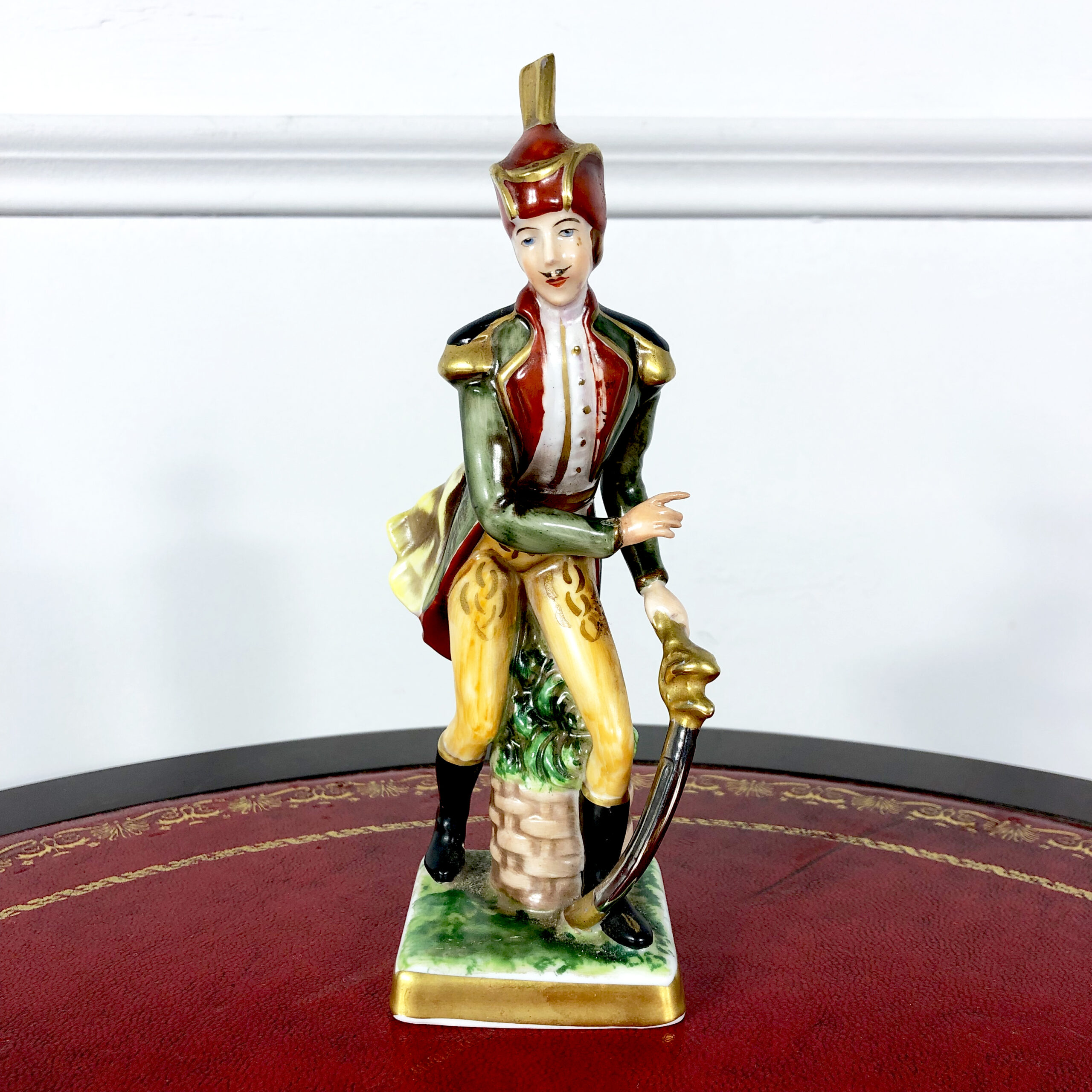 Фарфоровая статуэтка из коллекции «Армия Наполеона» второй половины XX века.