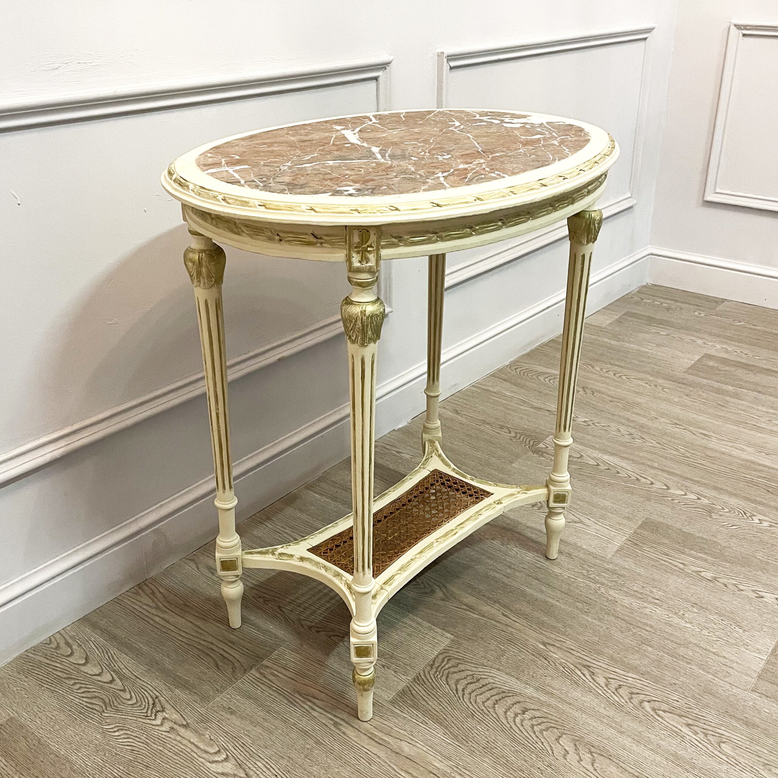 Столик антикварный в стиле рококо