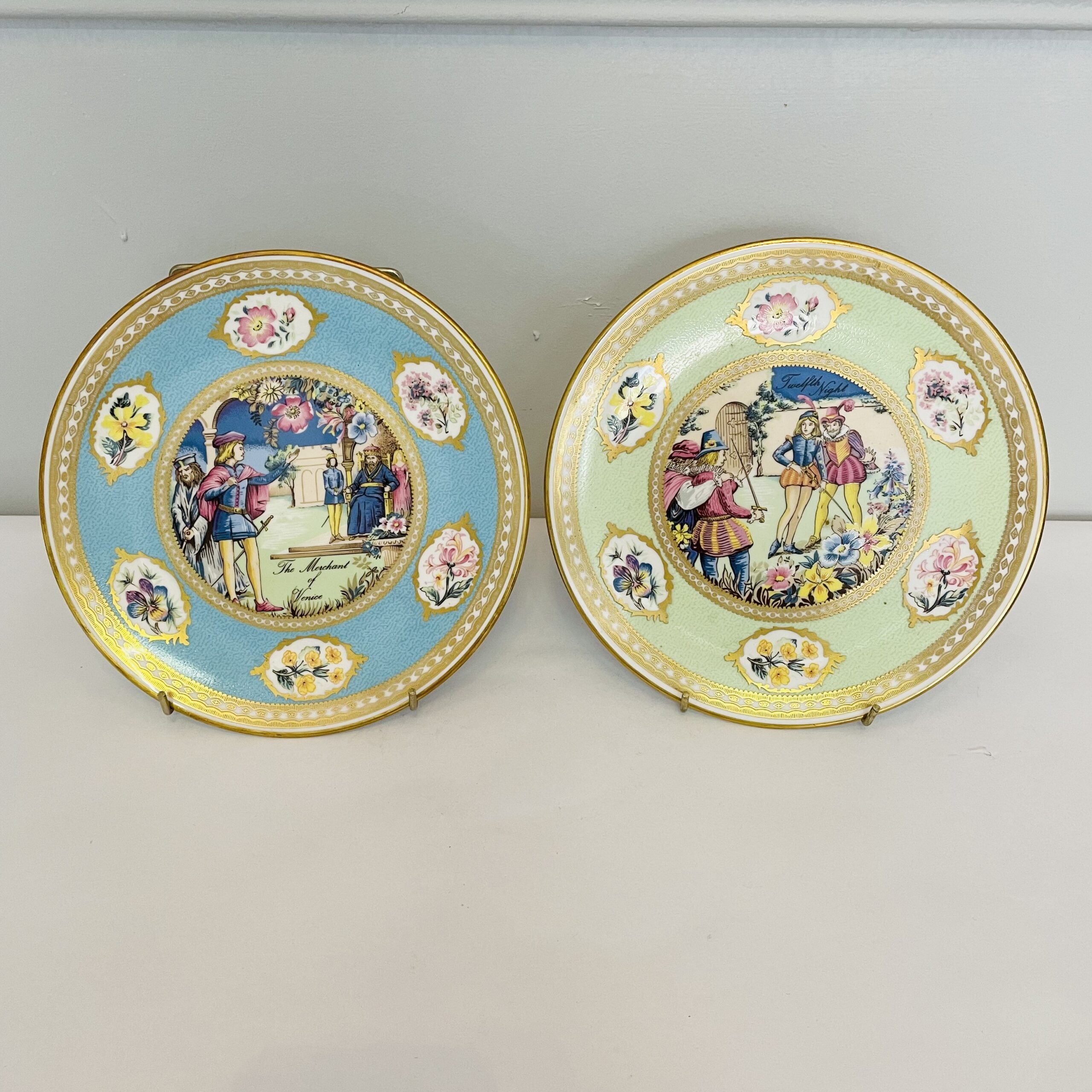 Пара коллекционных тарелочек 1970х годов серии «Shakespear Flower Plate».