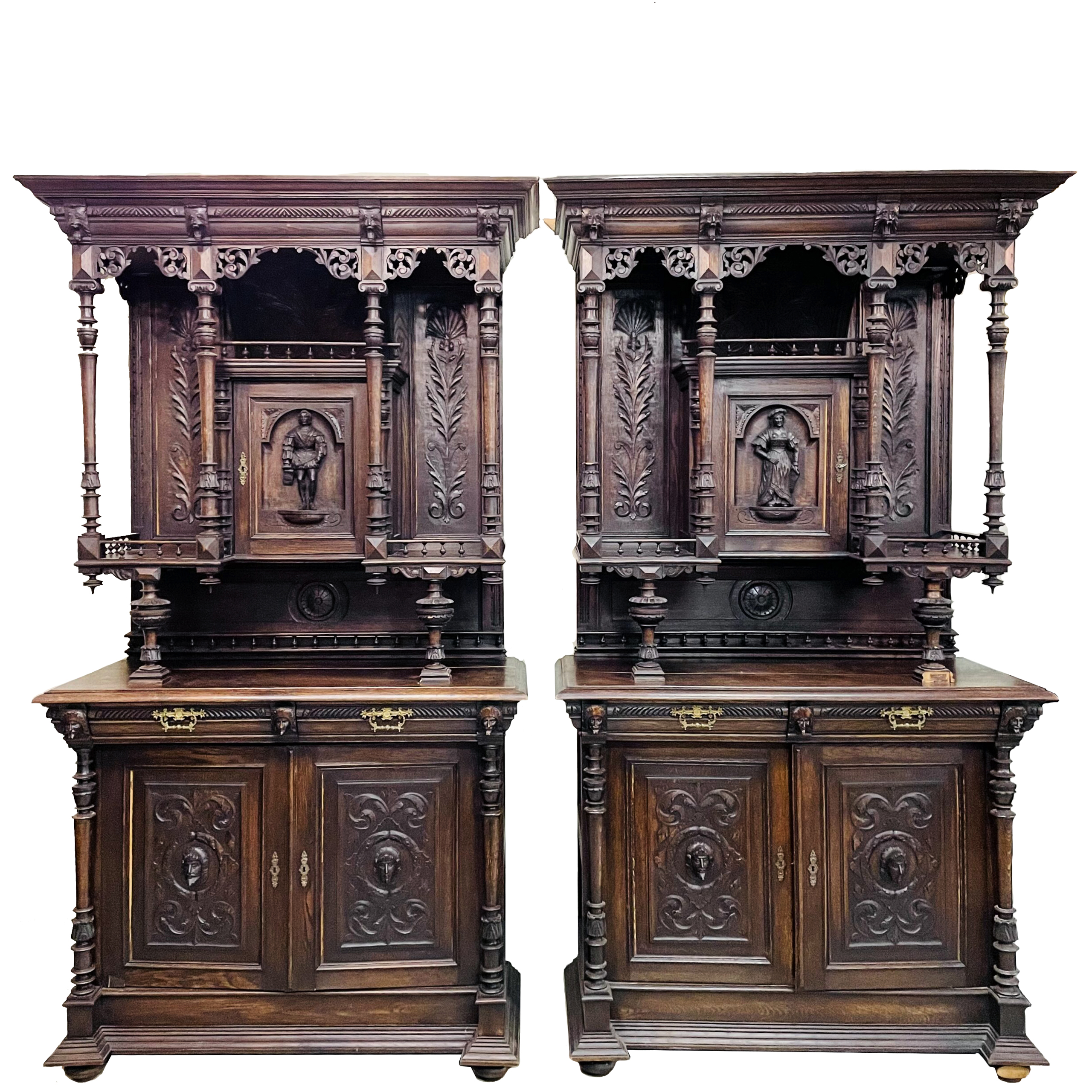 Антикварные резные буфеты.