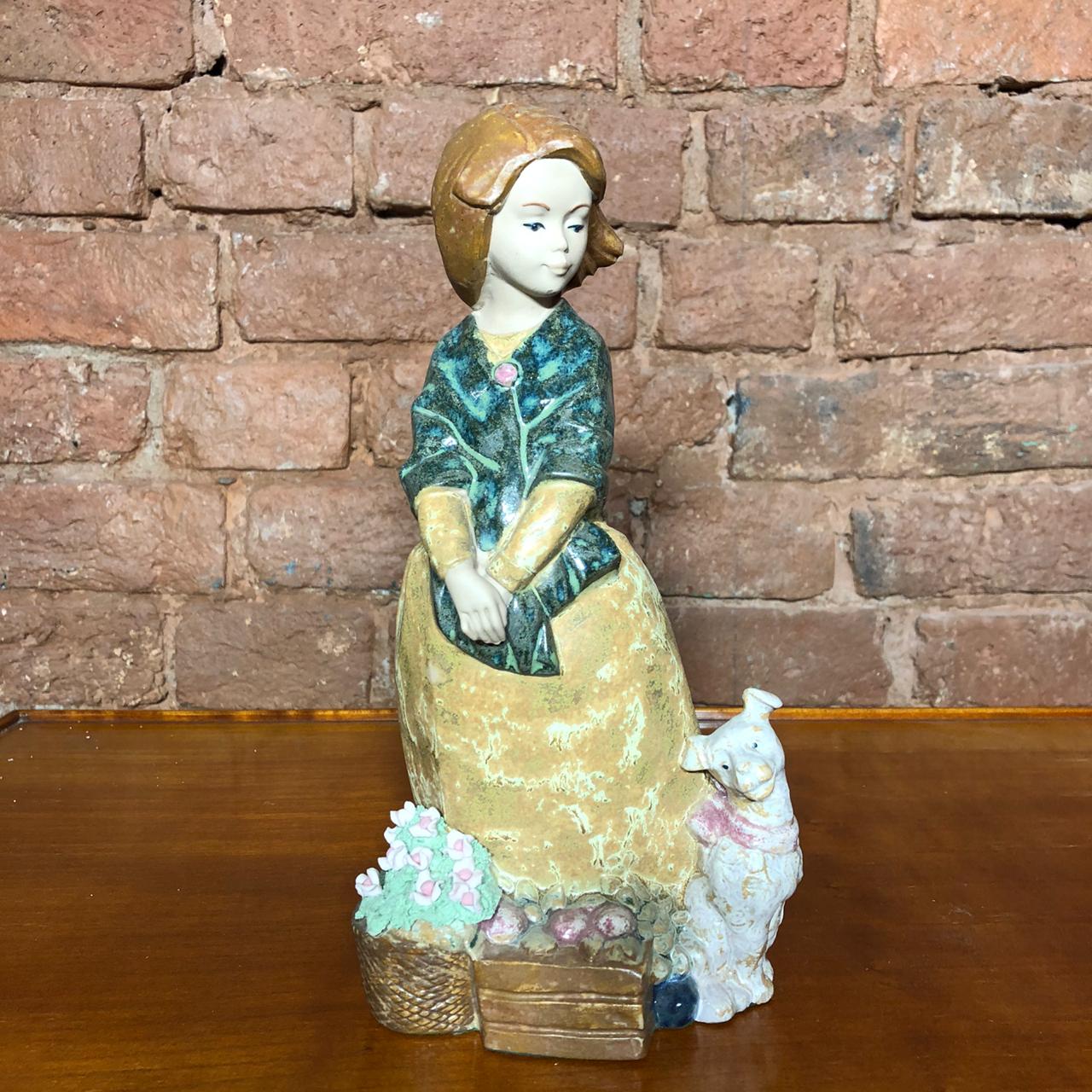 Антикварная статуэтка «Девочка с собачкой».