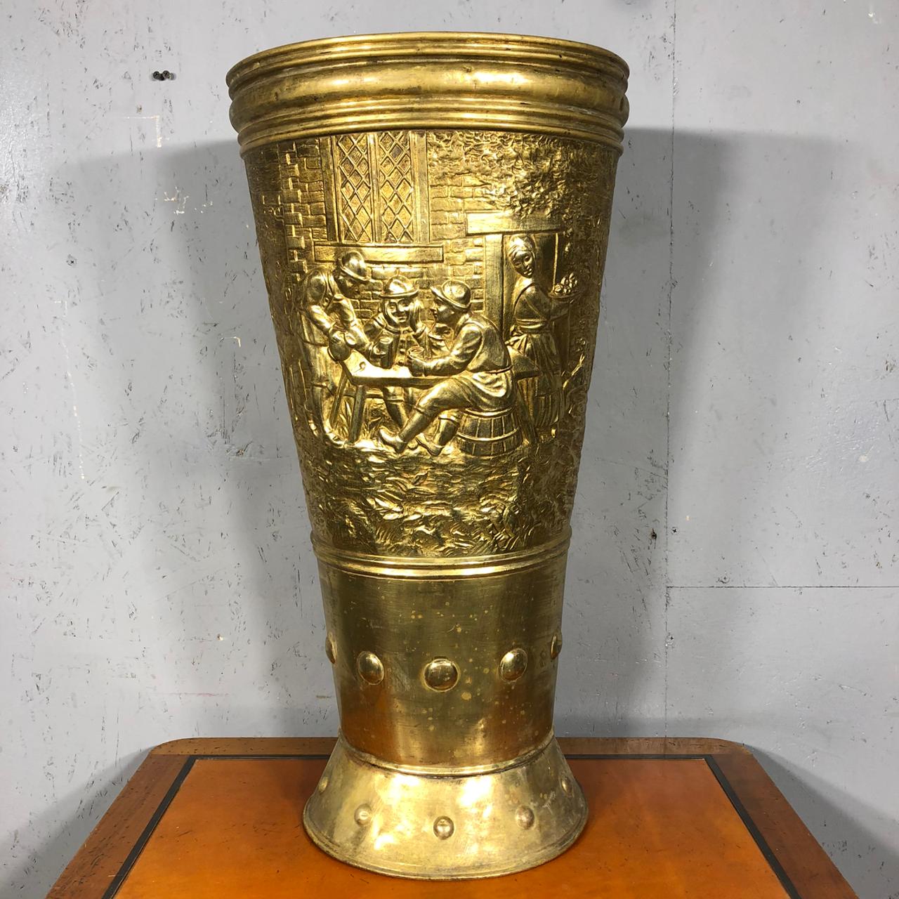 Латунная антикварная зонтница начала XX века.