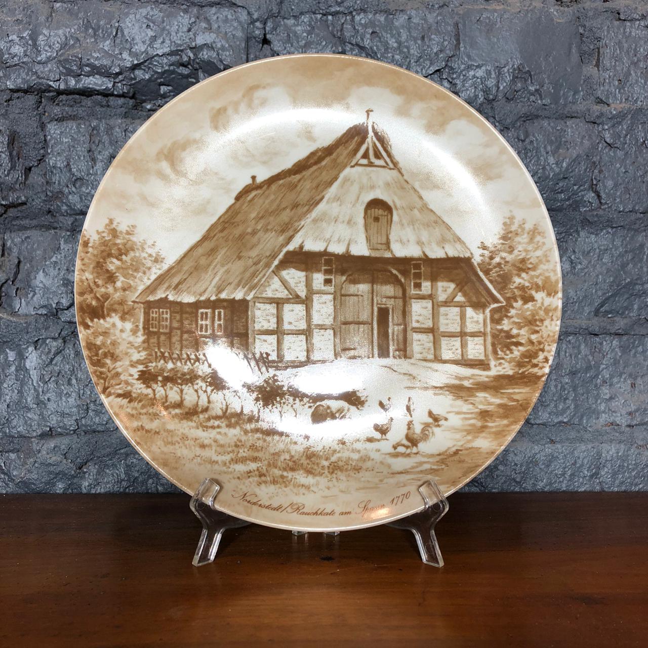 Набор из трёх декоративных фарфоровых антикварных тарелок Kaiser.