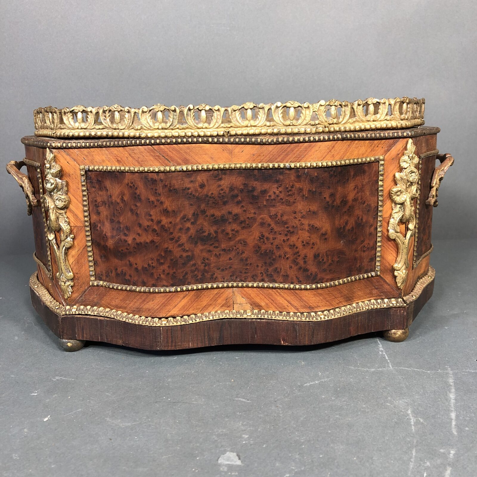 Кашпо антикварное XIX века.