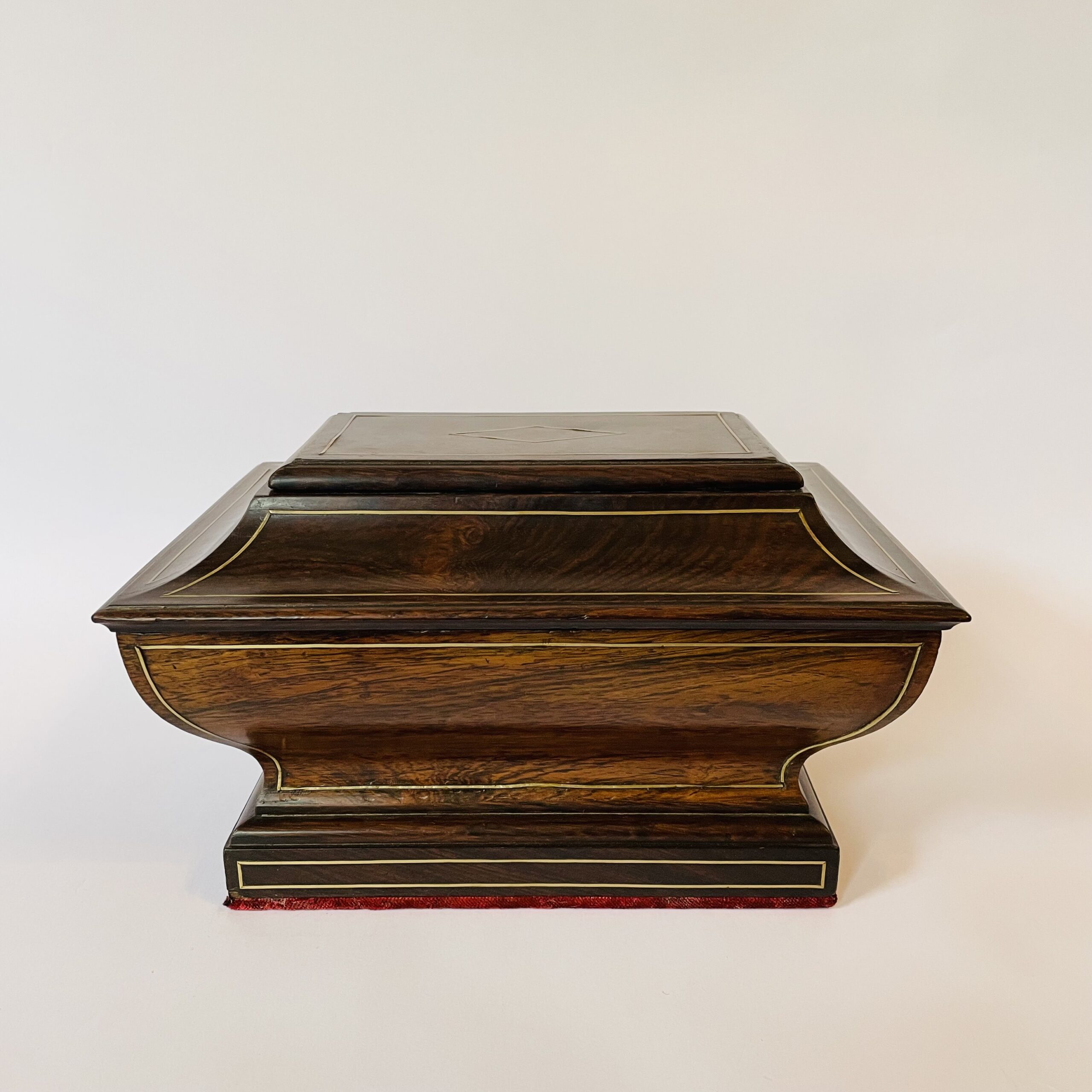 Шкатулка антикварная из палисандра с потайным дном, XIX в..