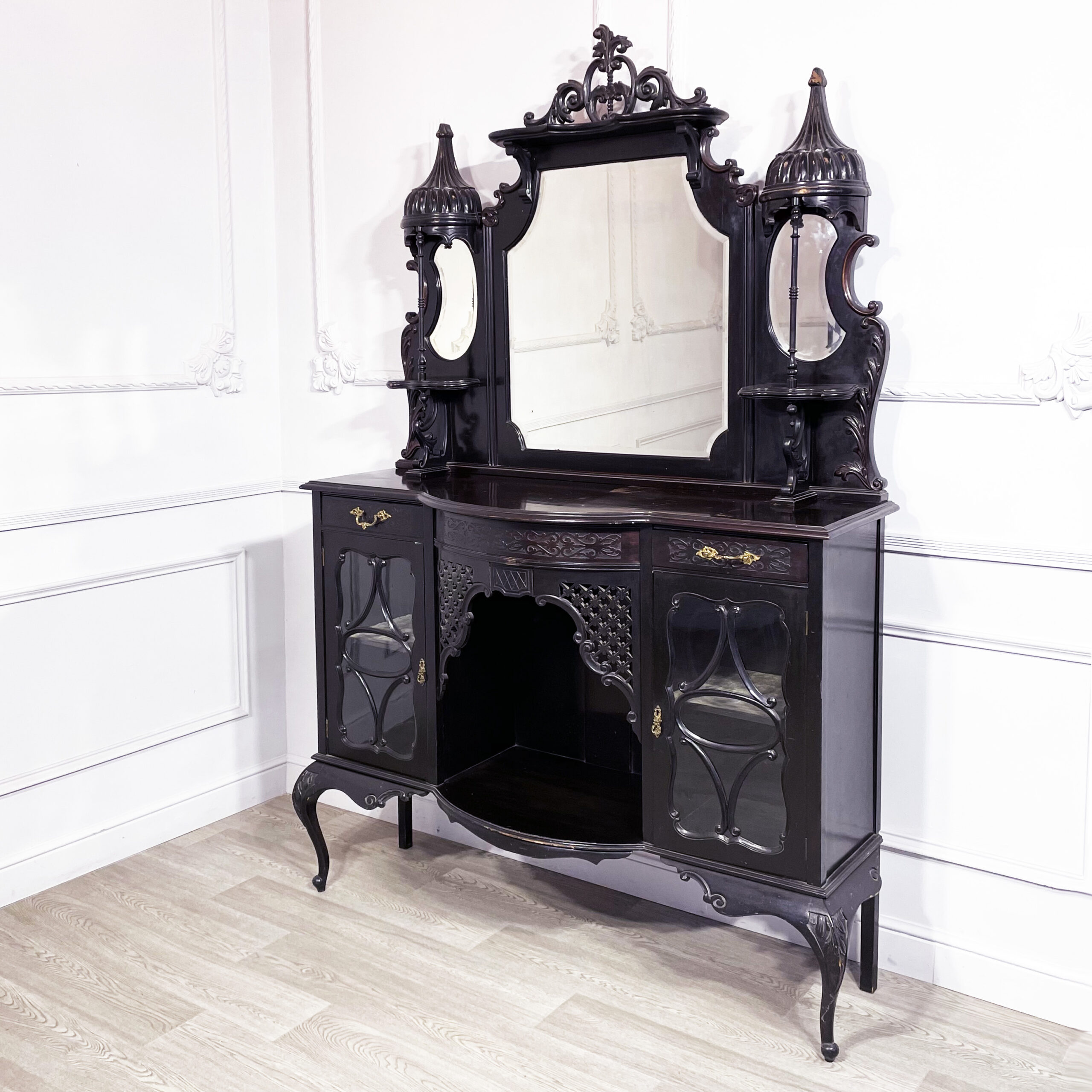 Викторианское трюмо антикварное.