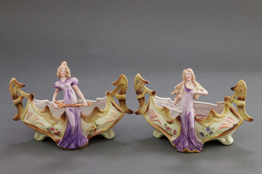 Пара антикварных вазочек Ар нуво начала XX века.