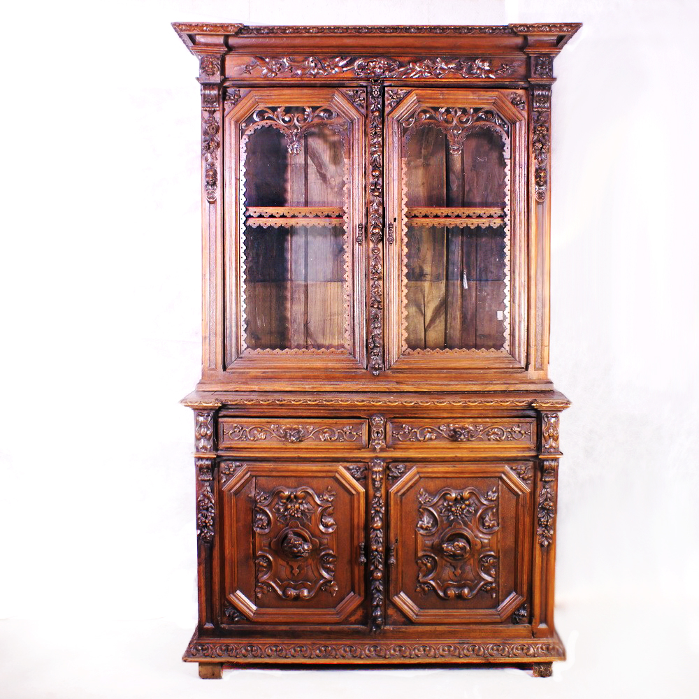 Буфет старинный "С собаками"