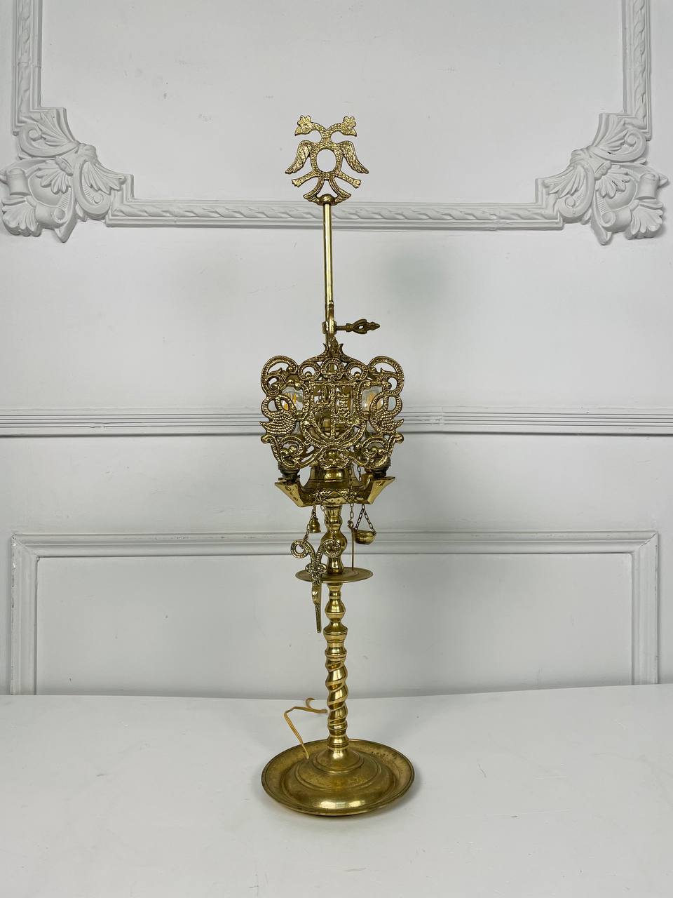 Антикварная лампа.