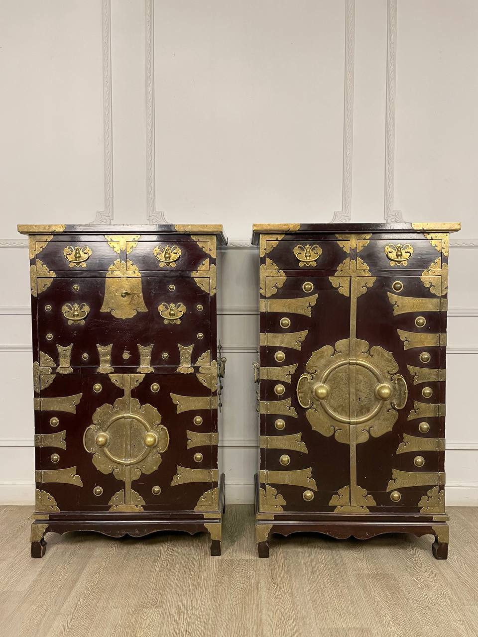 Пара антикварных японских шкафов «Тансу»