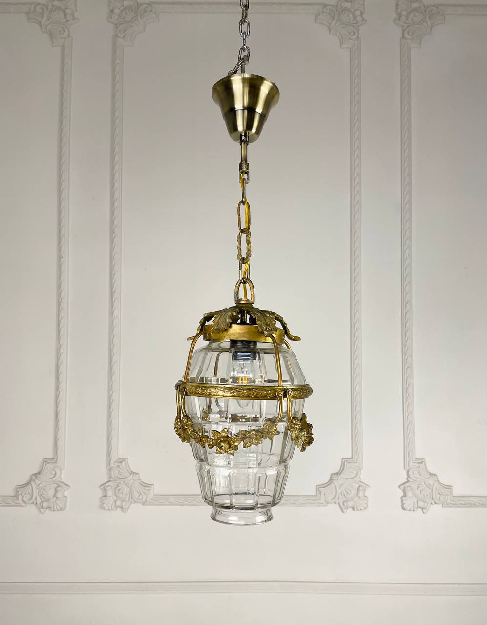 Антикварный фонарь.