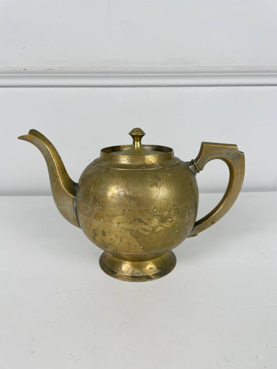 Антикварный восточный чайник
